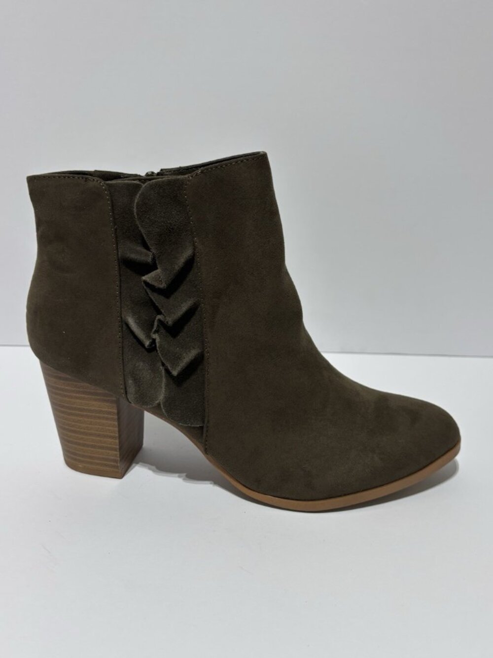Fergalicious Women’s Cashen Brown Ankle Booties, Size 11 M